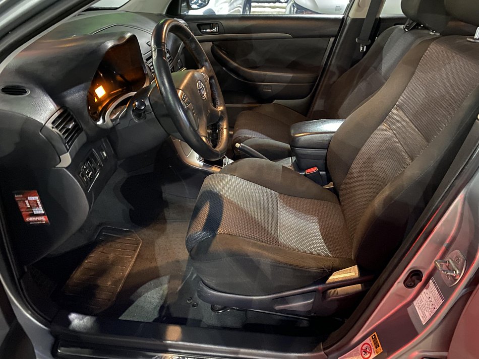 Toyota Avensis 2.0D-4D 