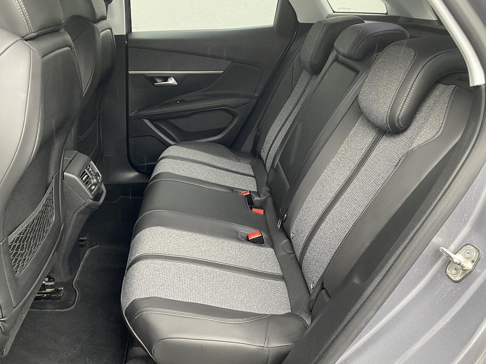 Peugeot 3008 1.2 PT Allure