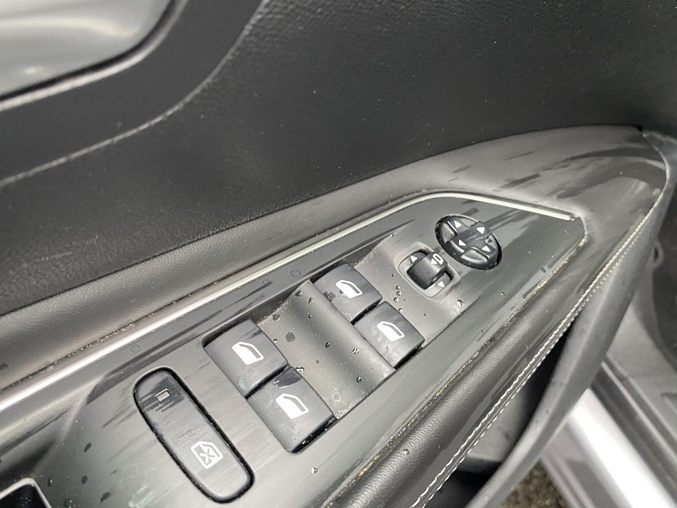 Peugeot 3008 1.2 PT Allure