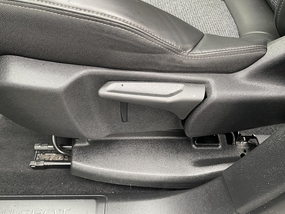 Peugeot 3008 1.2 PT Allure