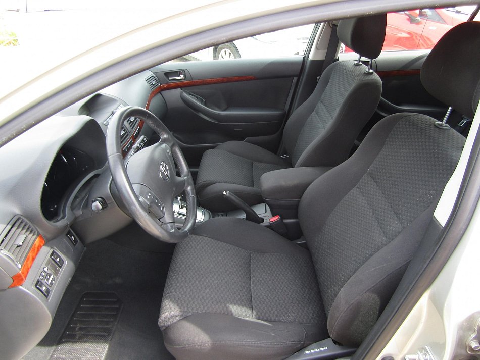 Toyota Avensis 1.8 VVT-i Executive