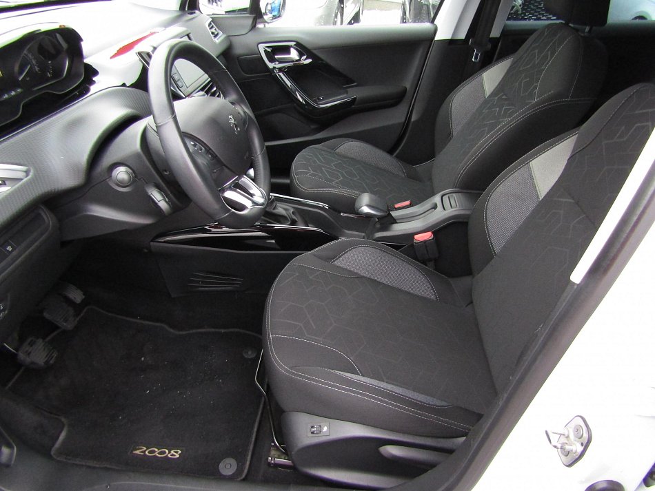 Peugeot 2008 1.2PT Active