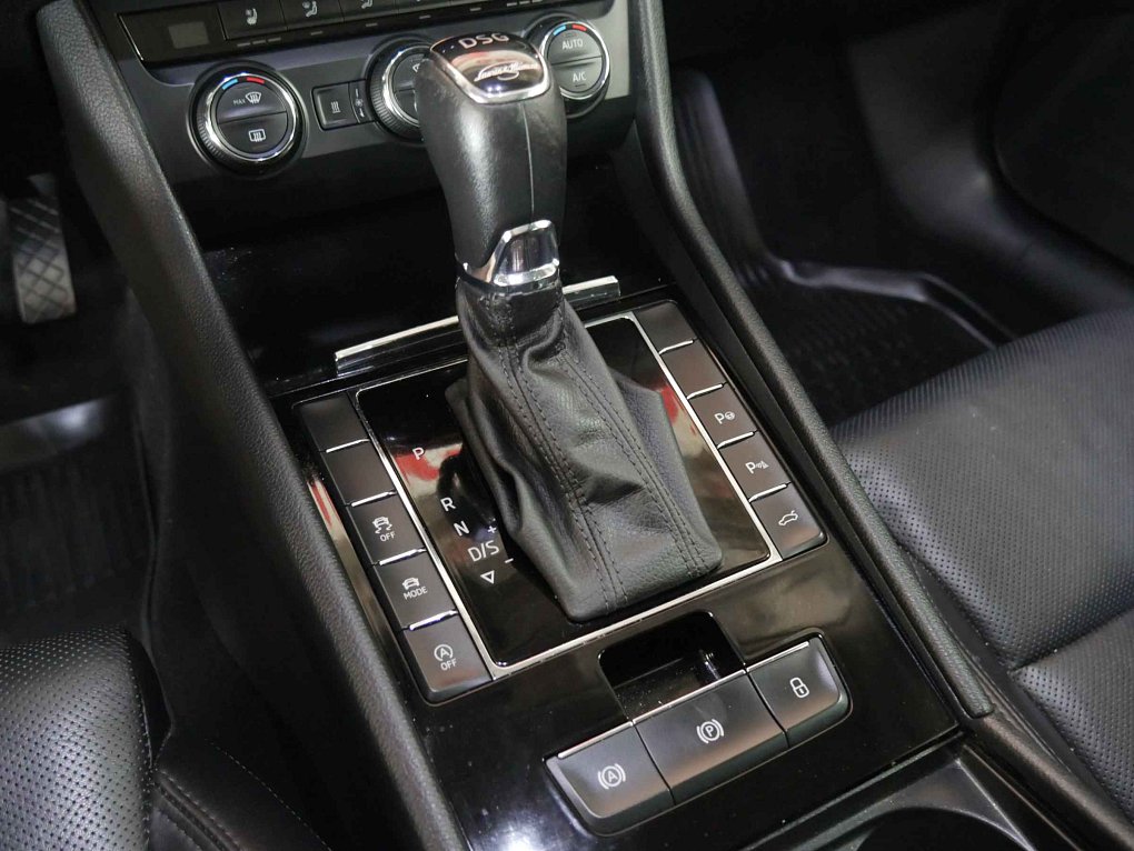 Škoda Superb III 2.0 TDi L&K 4x4