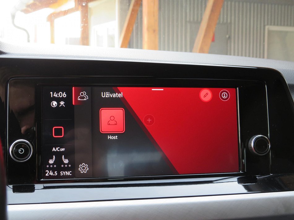 Volkswagen Golf 1.0 TSI 