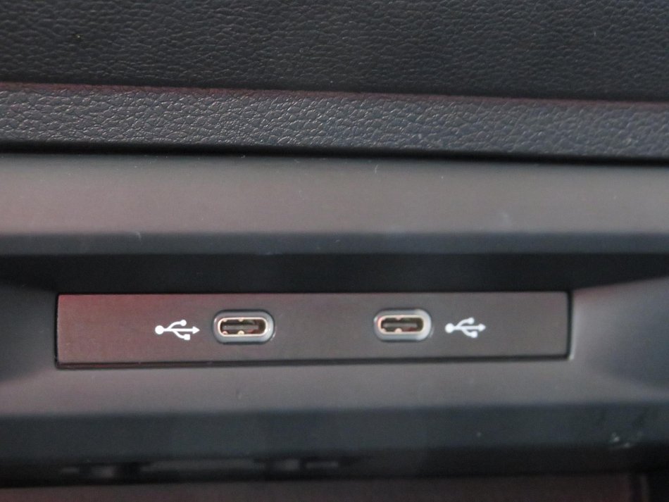 Volkswagen Golf 1.0 TSI 