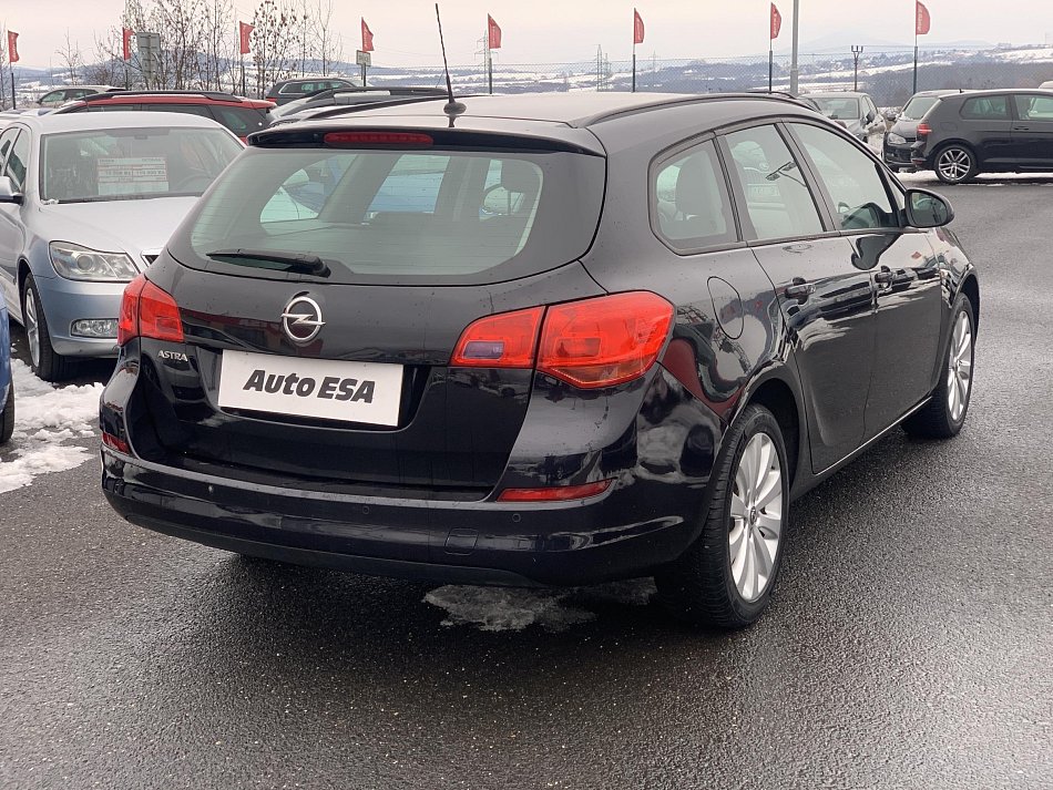 Opel Astra 1.6i  SportTourer