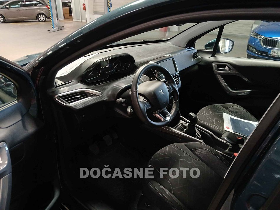 Peugeot 2008 1.2 