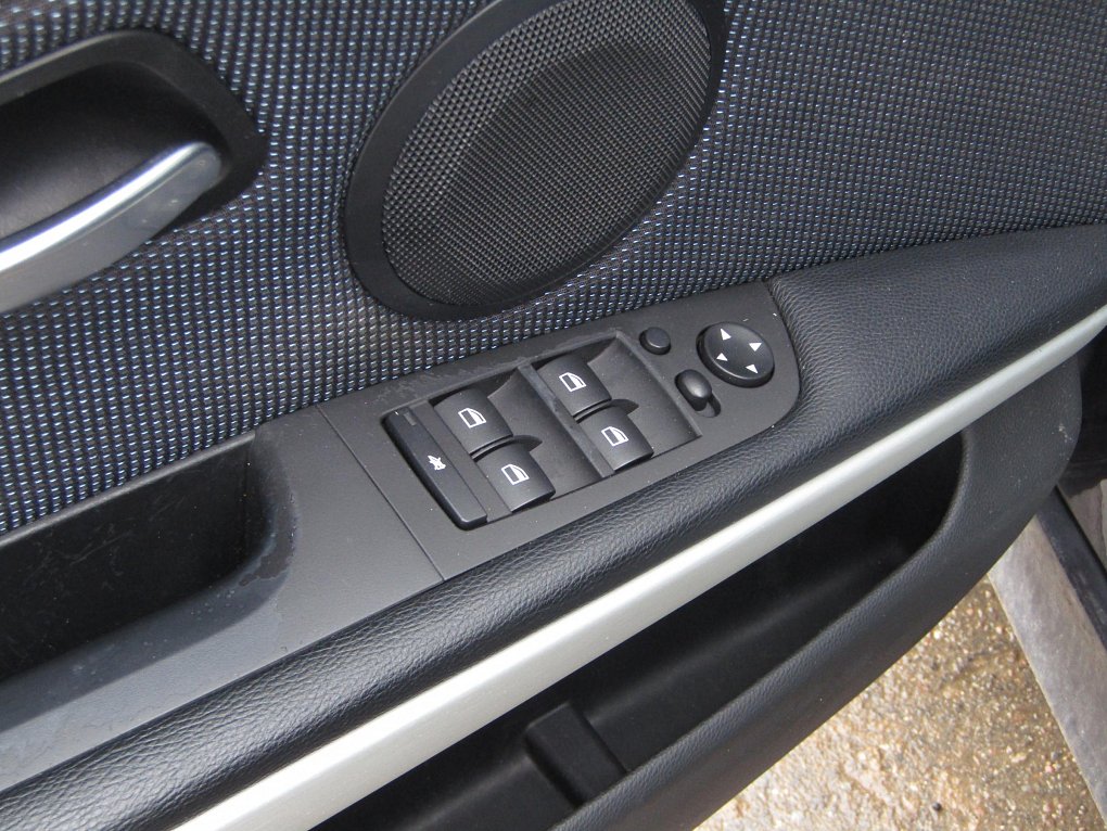 BMW Řada 3 320 i  320 i