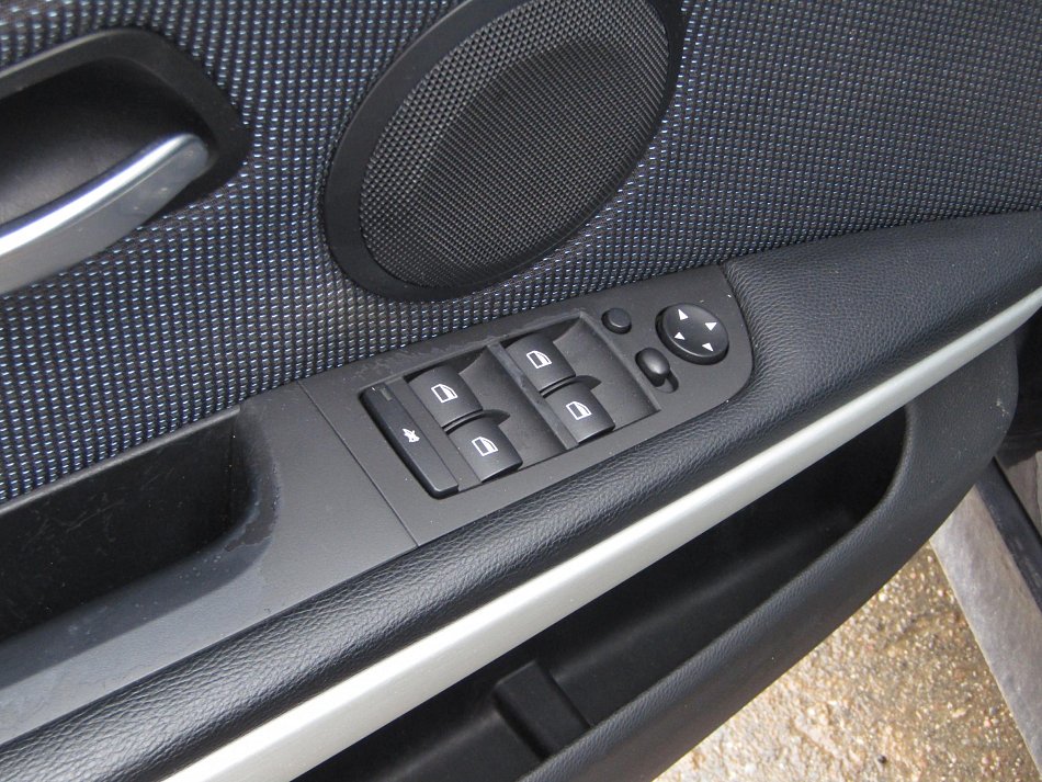 BMW Řada 3 320 i  320 i