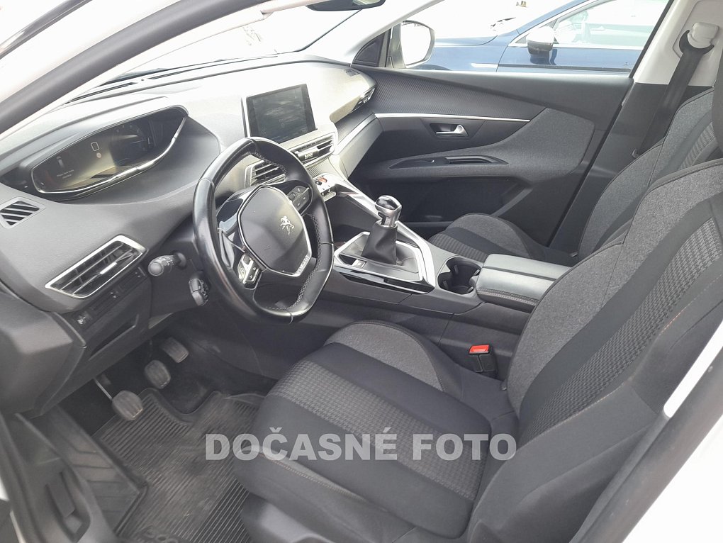 Peugeot 5008 1.2PT 