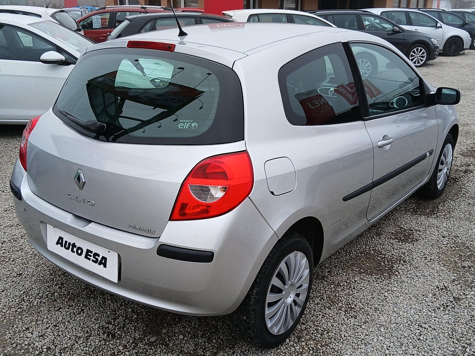 Renault Clio 1.2i 