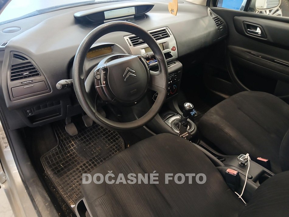 Citroën C4 1.4i 