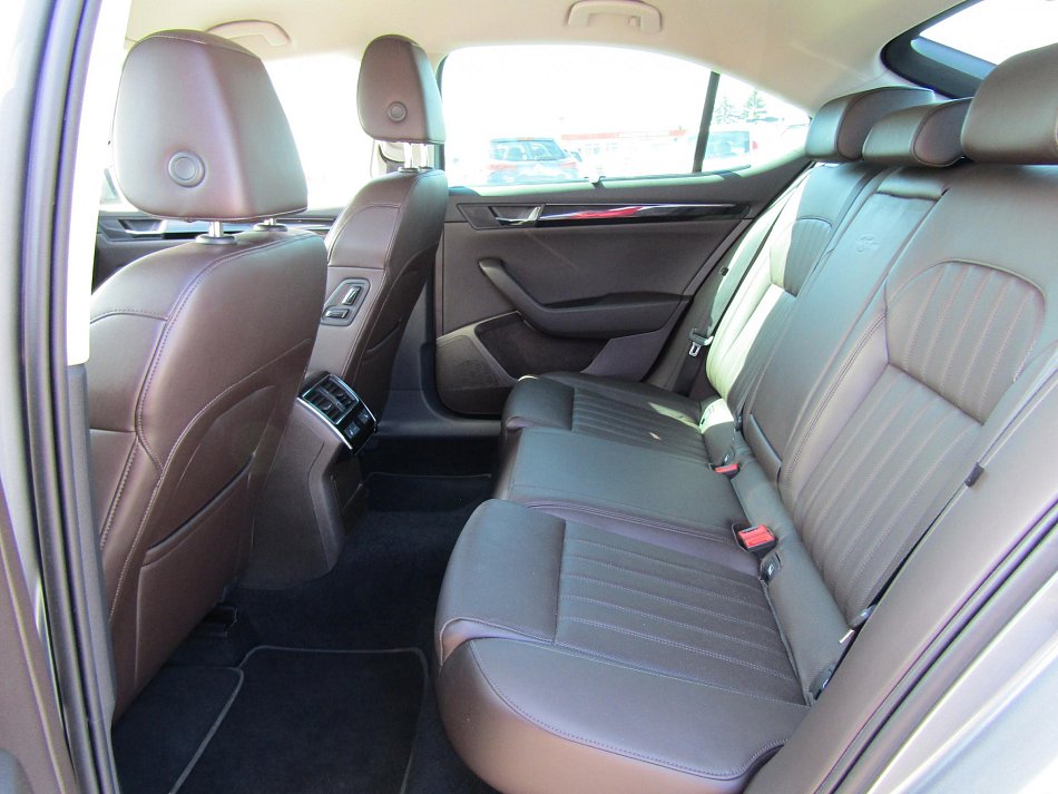 Škoda Superb III 2.0TSi  4x4