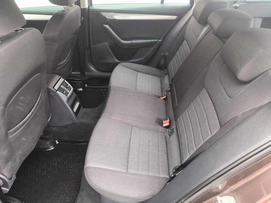 Škoda Octavia III 2.0 TDi Elegance