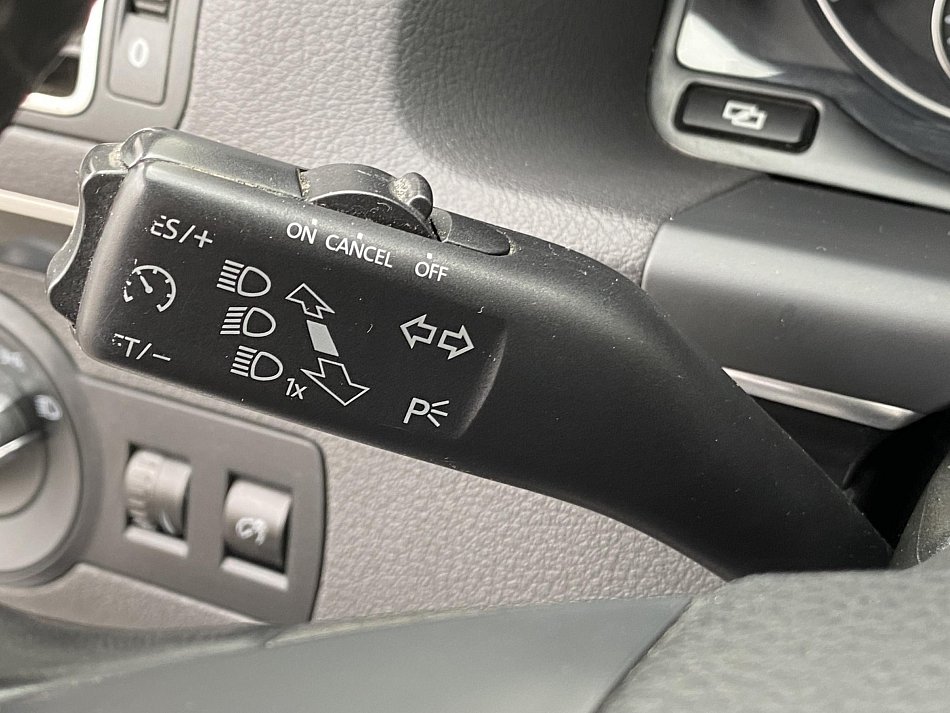 Volkswagen Touran 2.0 TDi 