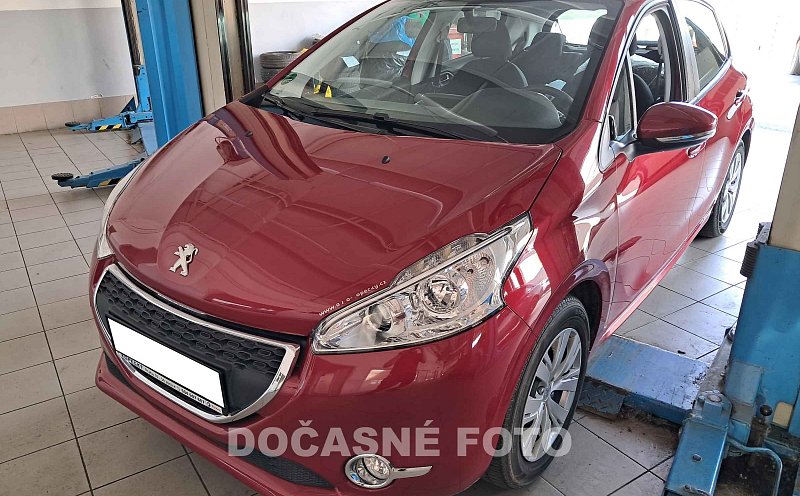 Peugeot 208 1.2i 