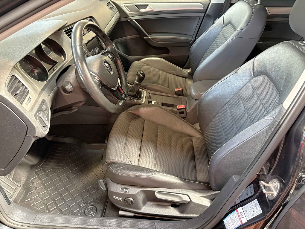 Volkswagen Golf 2.0 TDi 