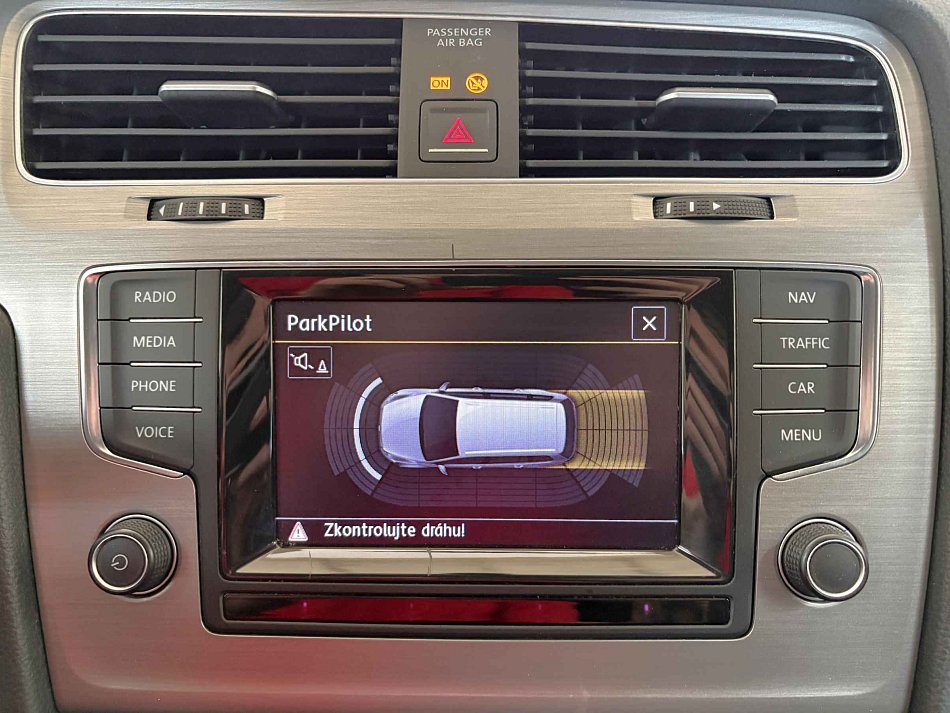 Volkswagen Golf 2.0 TDi 
