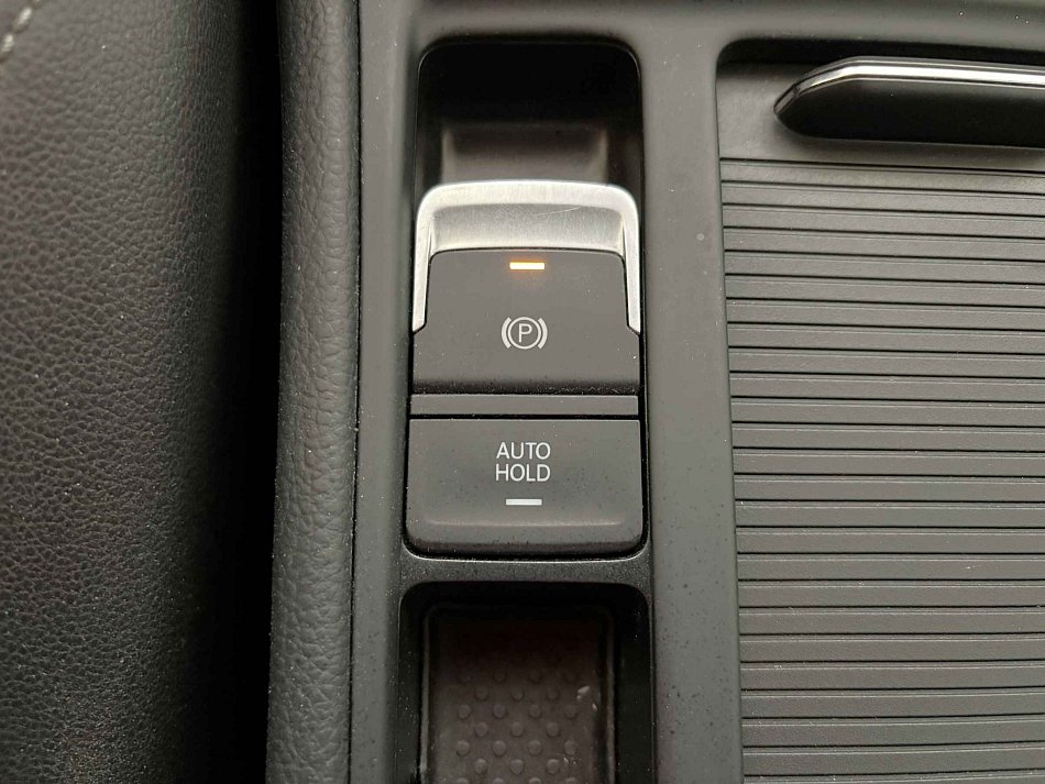 Volkswagen Golf 2.0 TDi 
