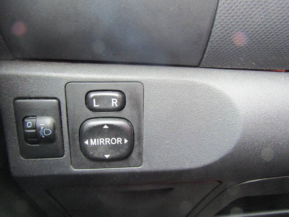 Toyota Yaris 1.0 VVT-i 