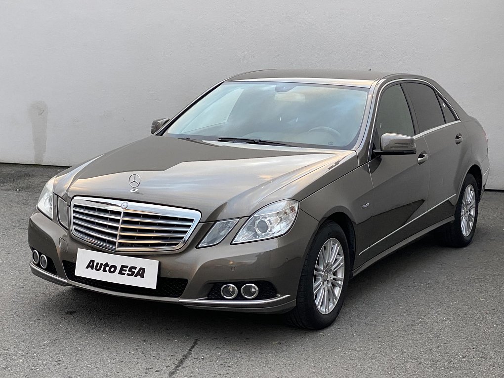 Mercedes-Benz Třída E 2.2 CDi Elegance E200