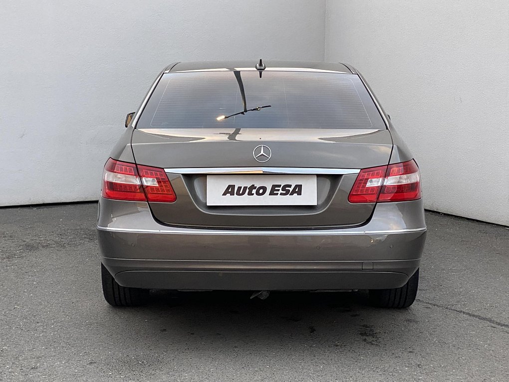 Mercedes-Benz Třída E 2.2 CDi Elegance E200