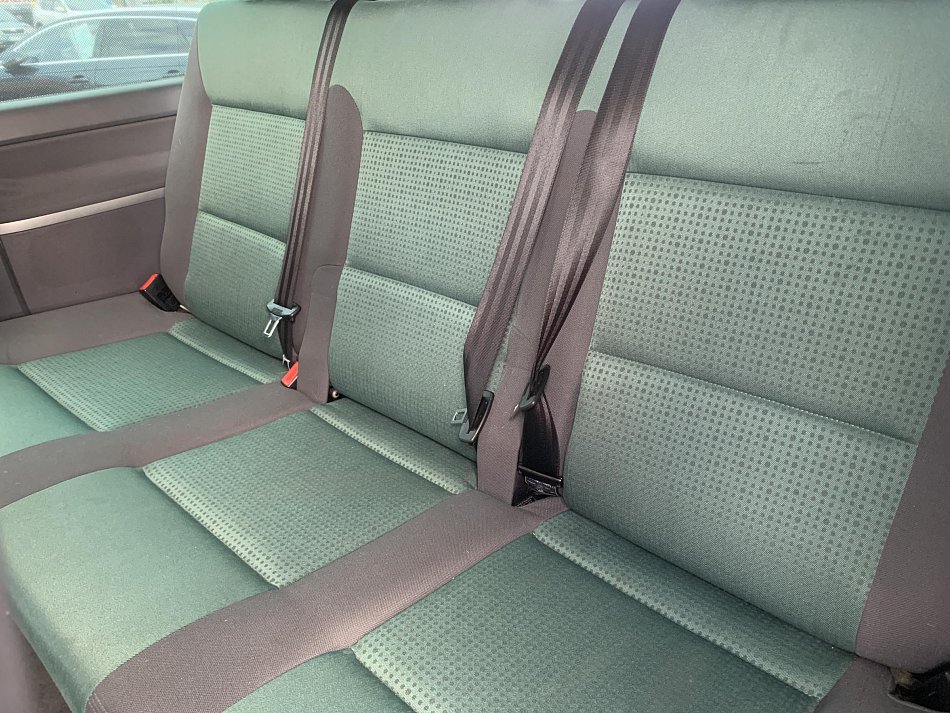 Volkswagen Multivan 2.5TDi Comfortline 7míst