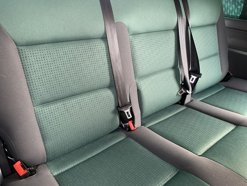 Volkswagen Multivan 2.5TDi Comfortline 7míst