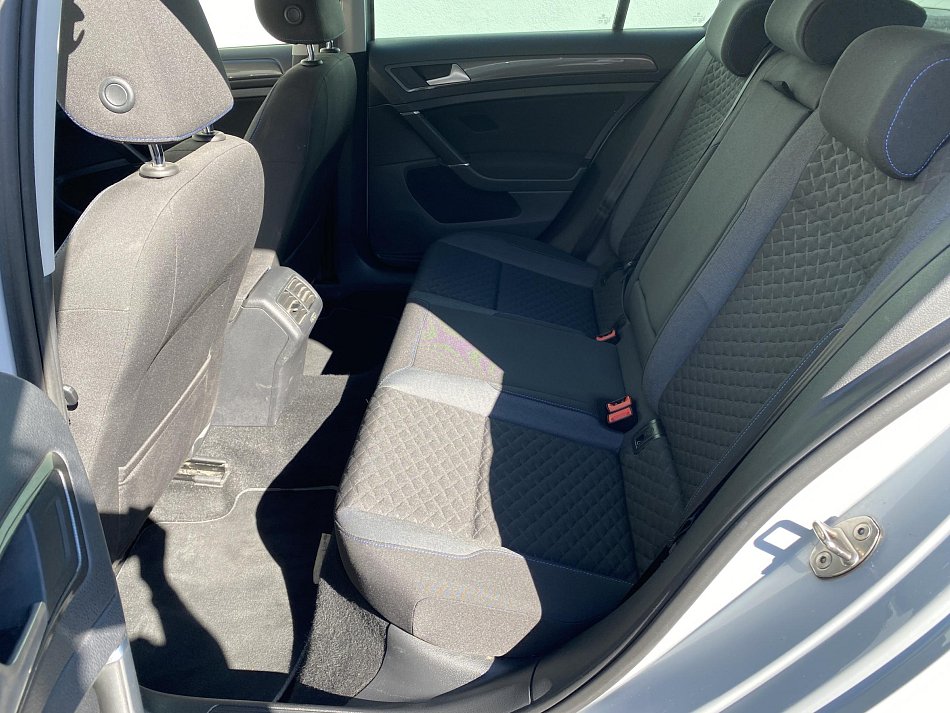 Volkswagen Golf 1.0TSi Join