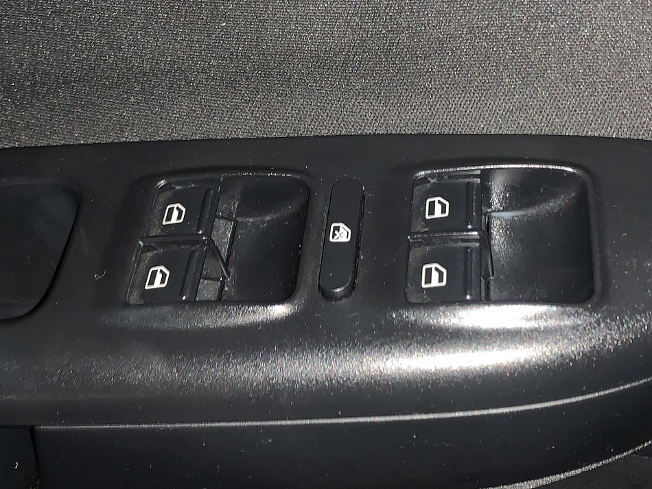 Škoda Octavia II 1.6 FSi Elegance