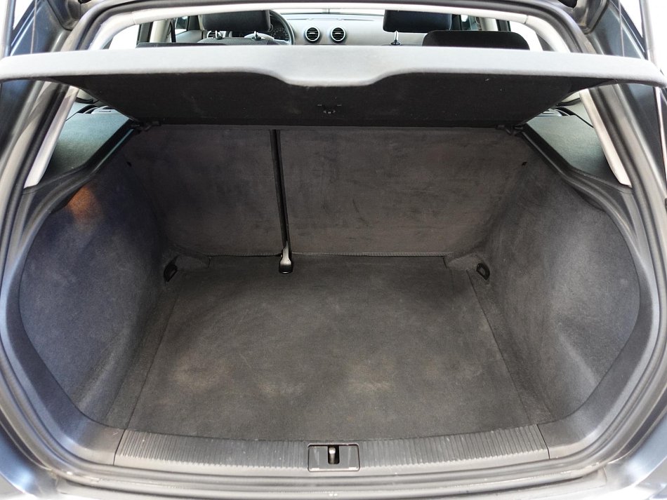 Audi A3 1.6i 