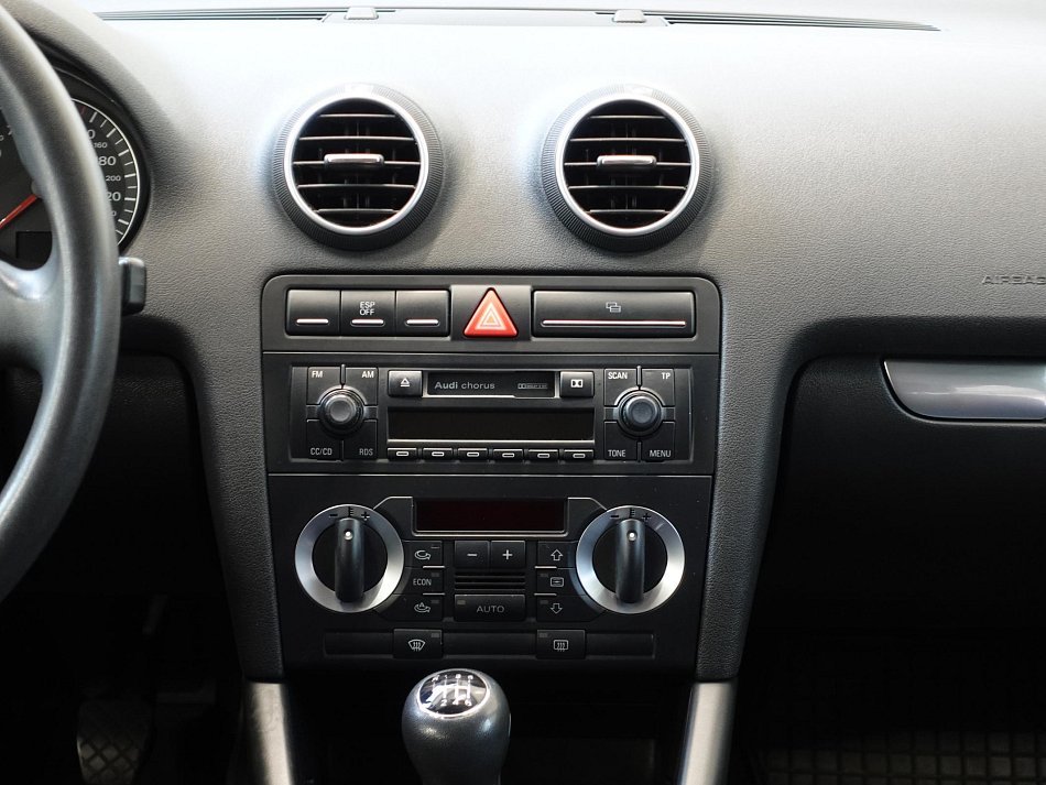 Audi A3 1.6i 