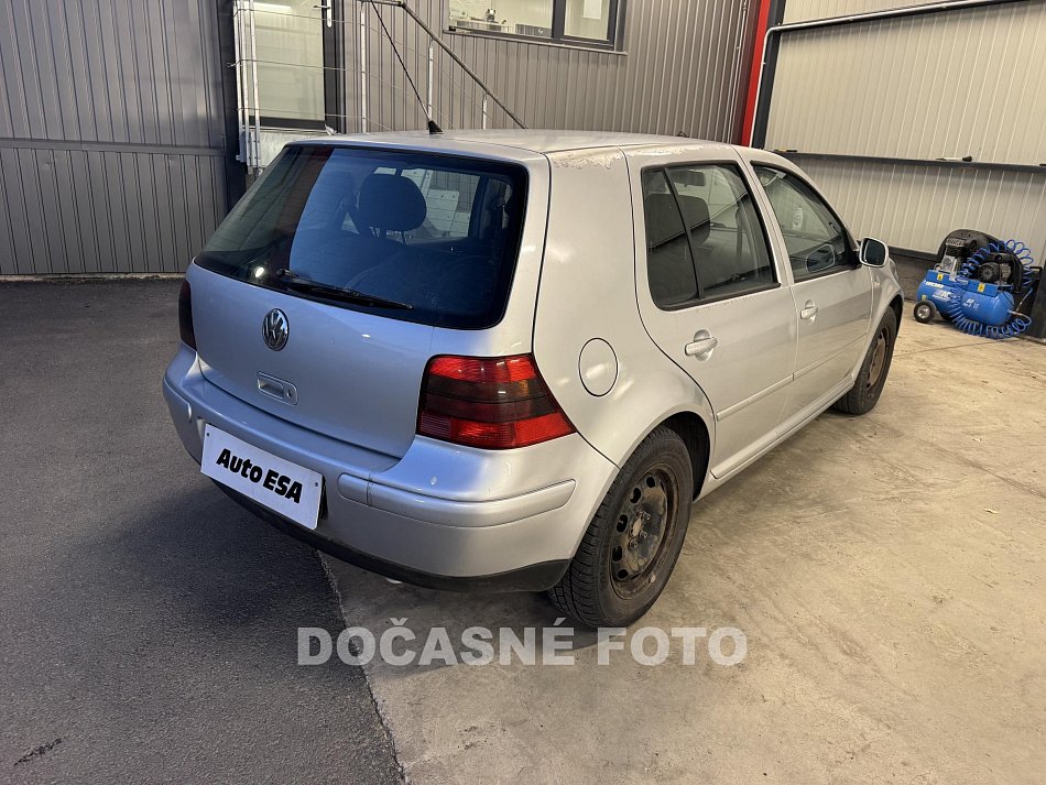 Volkswagen Golf 1.6 i 