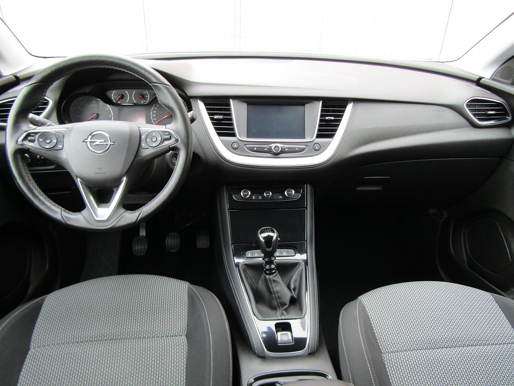 Opel Grandland X 1.2 PT Edition
