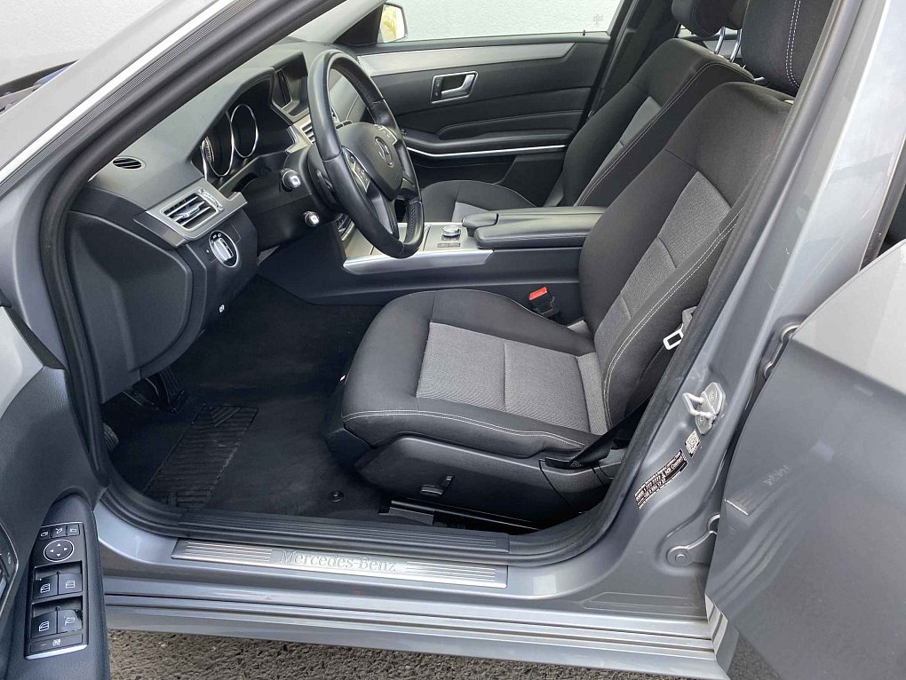 Mercedes-Benz Třída E 2.1 CDi Avantgarde E200