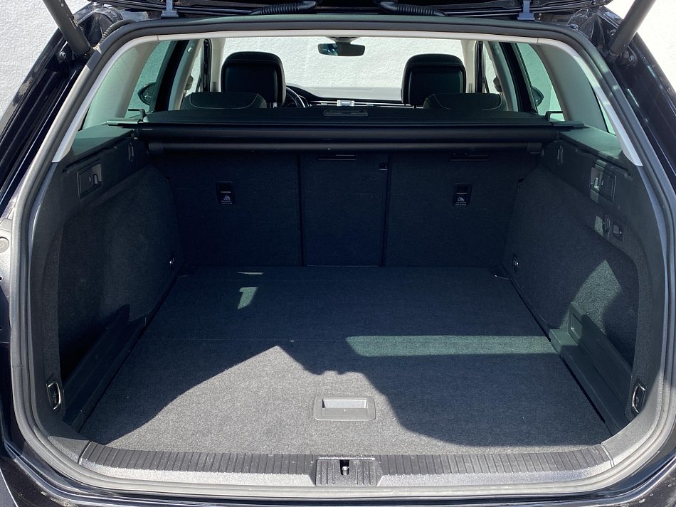 Volkswagen Passat 2.0 TDi Elegance