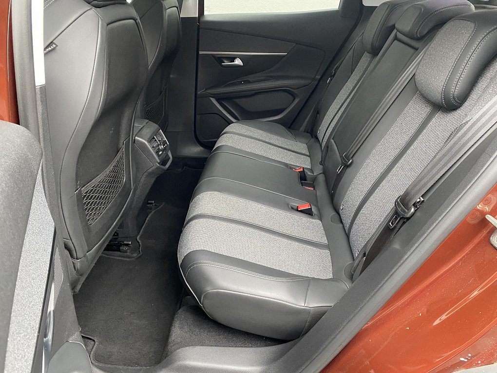 Peugeot 3008 1.2PT Allure