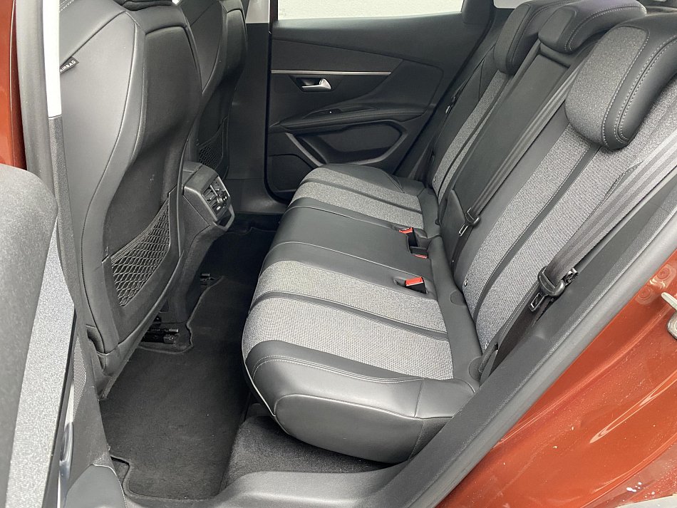 Peugeot 3008 1.2PT Allure