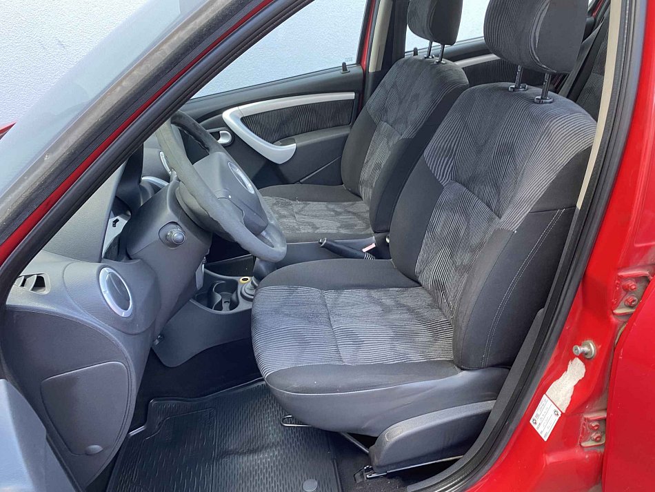 Dacia Sandero 1.4i 