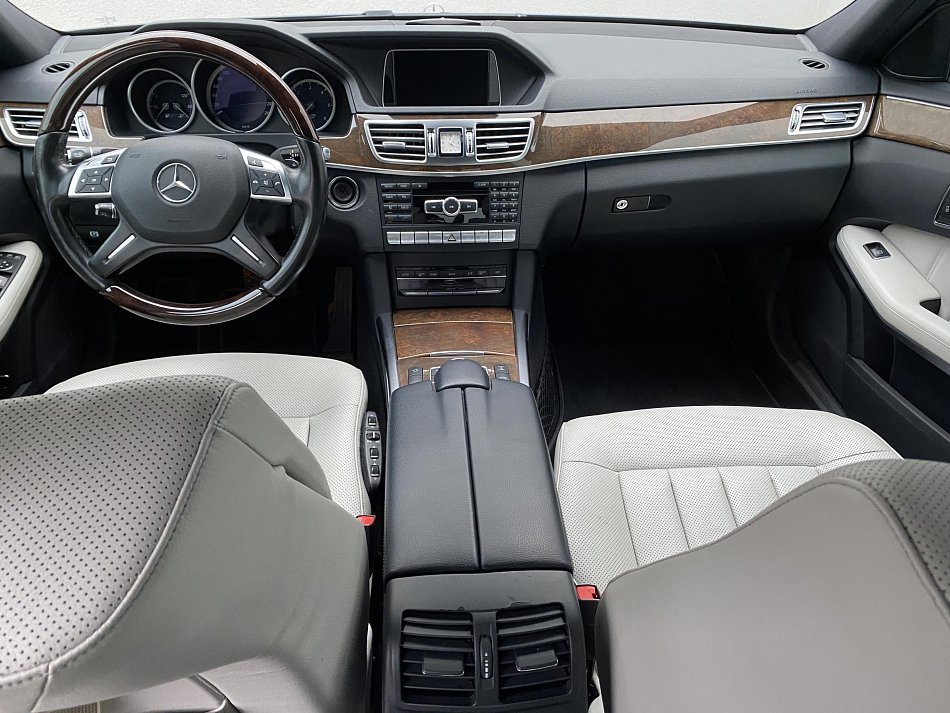 Mercedes-Benz Třída E 2.2CDi  4Mat