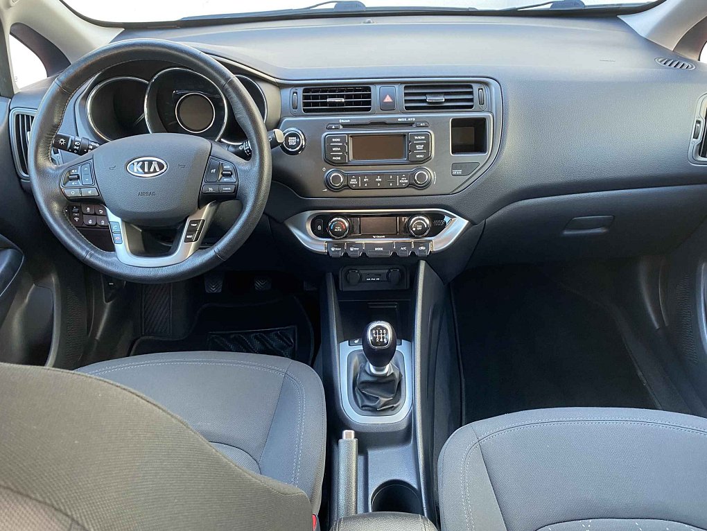 Kia Rio 1.4i 