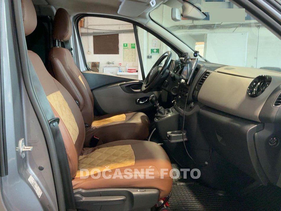 Nissan NV300 1.6dCi  8míst