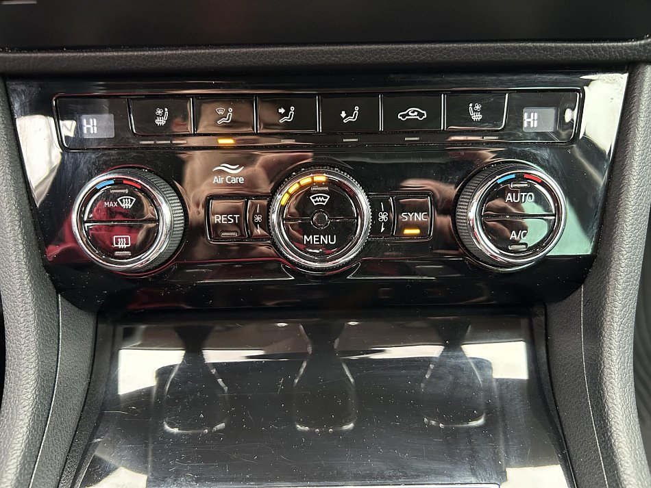 Škoda Superb III 2.0 TDi L&K