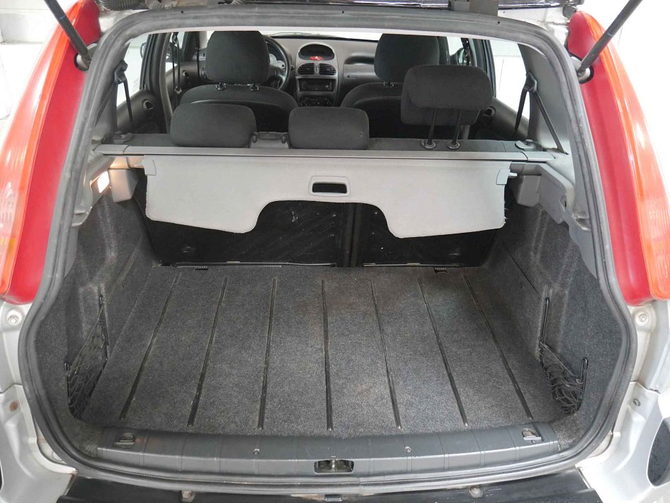 Peugeot 206 1.4i 