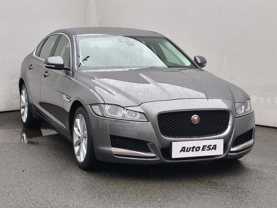 Jaguar XF 2.0 D 