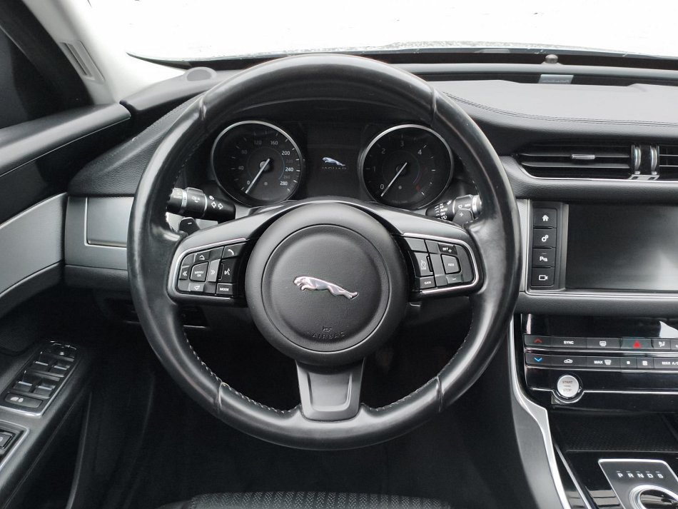 Jaguar XF 2.0 D 