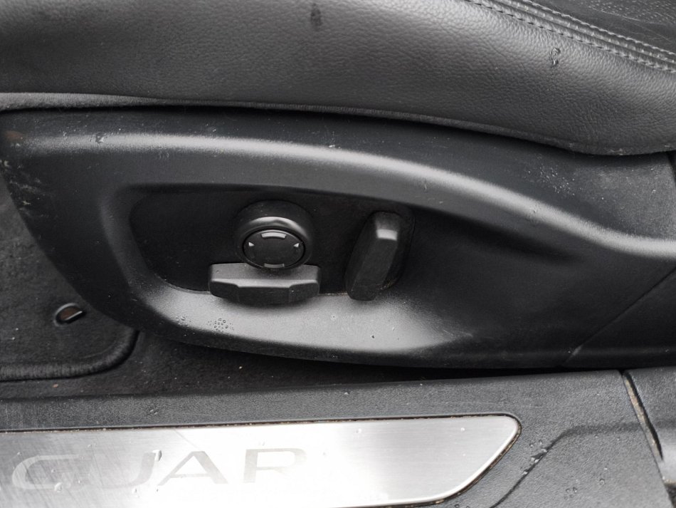 Jaguar XF 2.0 D 