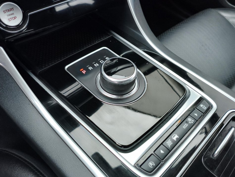 Jaguar XF 2.0 D 