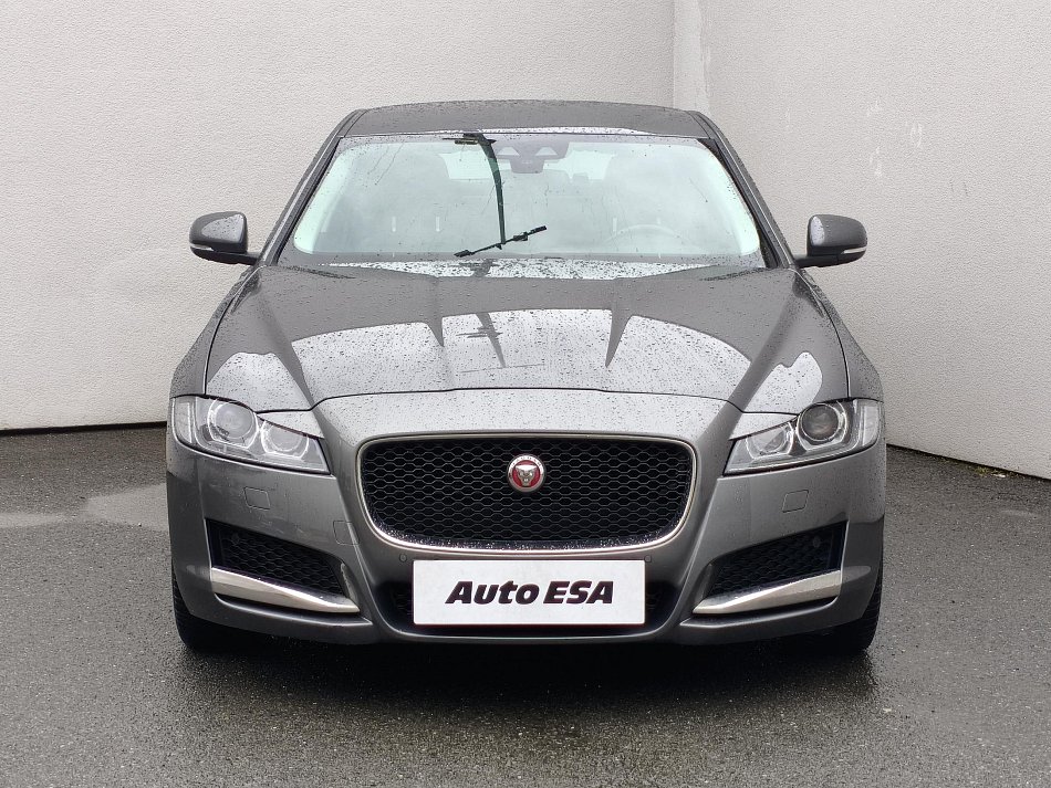 Jaguar XF 2.0 D 