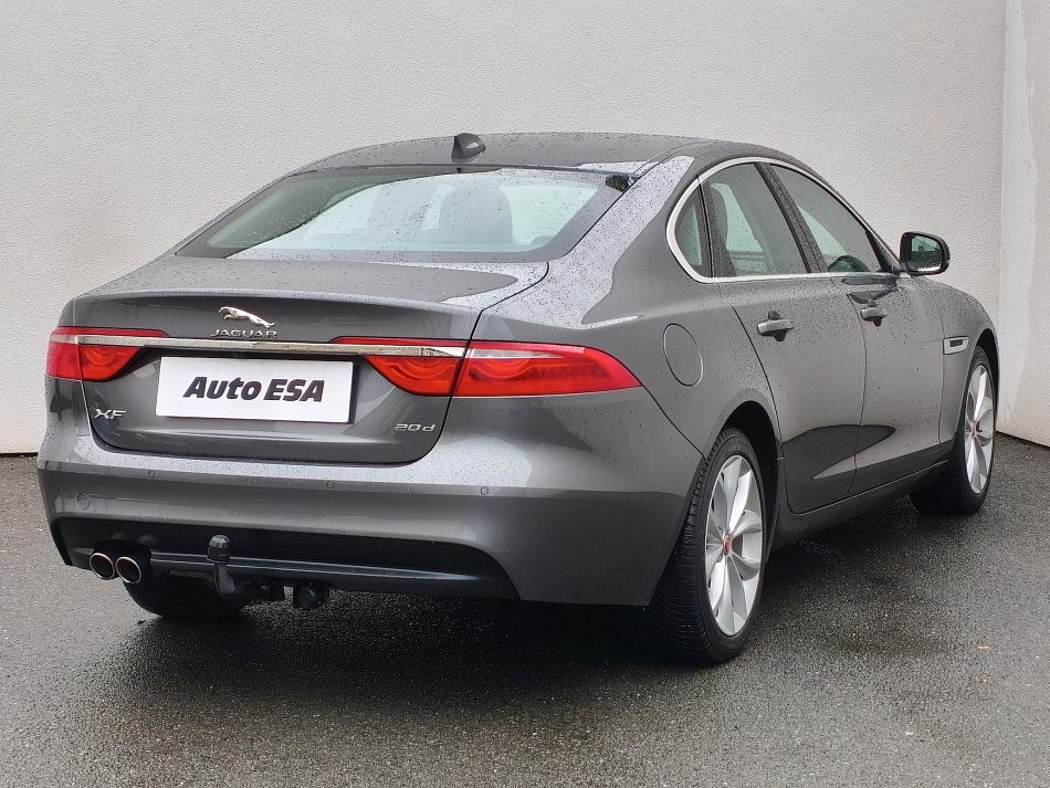 Jaguar XF 2.0 D 